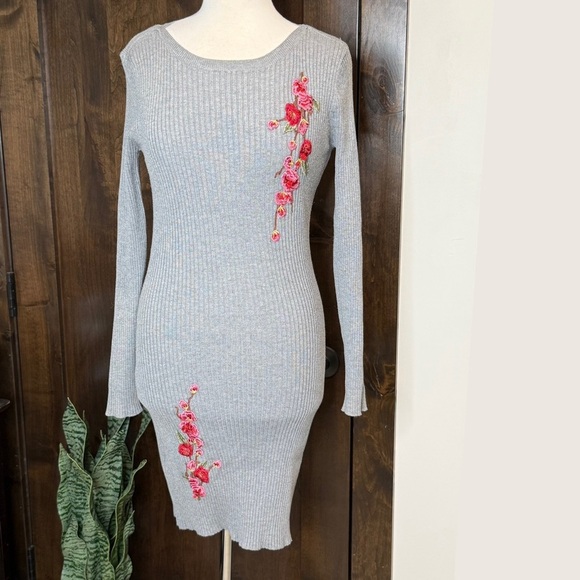 Poof embroidered bodycon sweater dress grey with florals long sleeve midi Size L - Picture 1 of 6